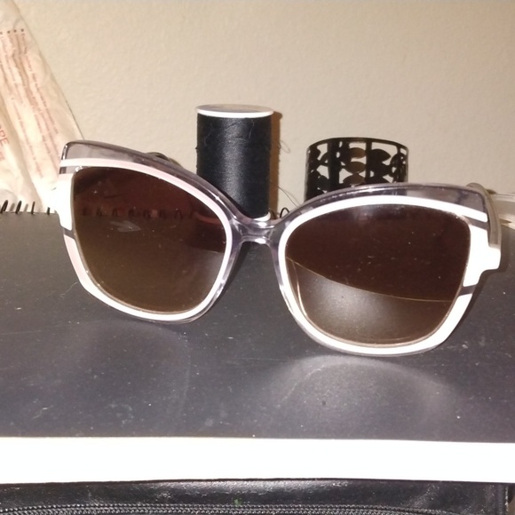 Trina Turk sunglasses - Picture 4 of 4
